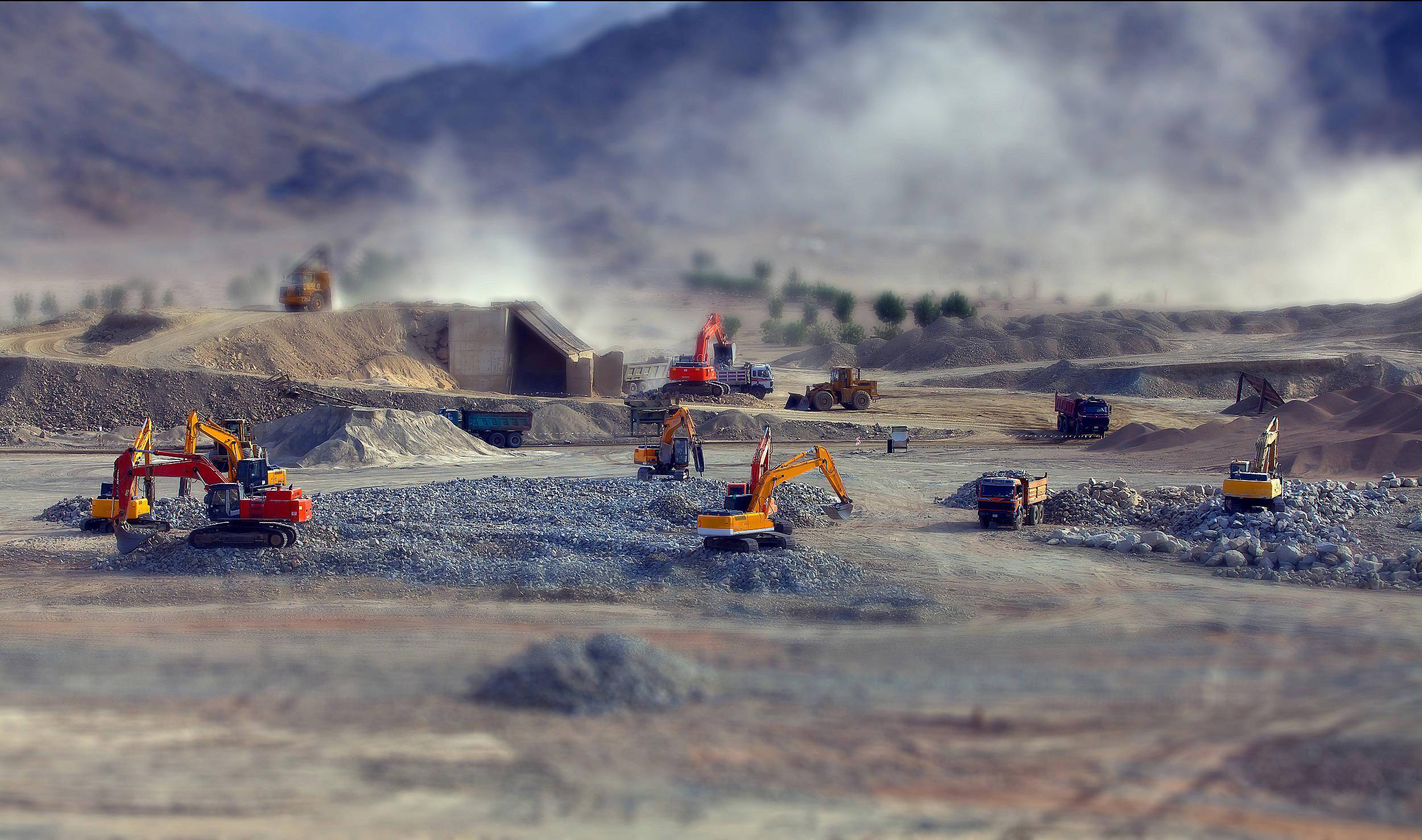 大賺157億,紫金礦業(yè)的危與機_收入_礦產_資源